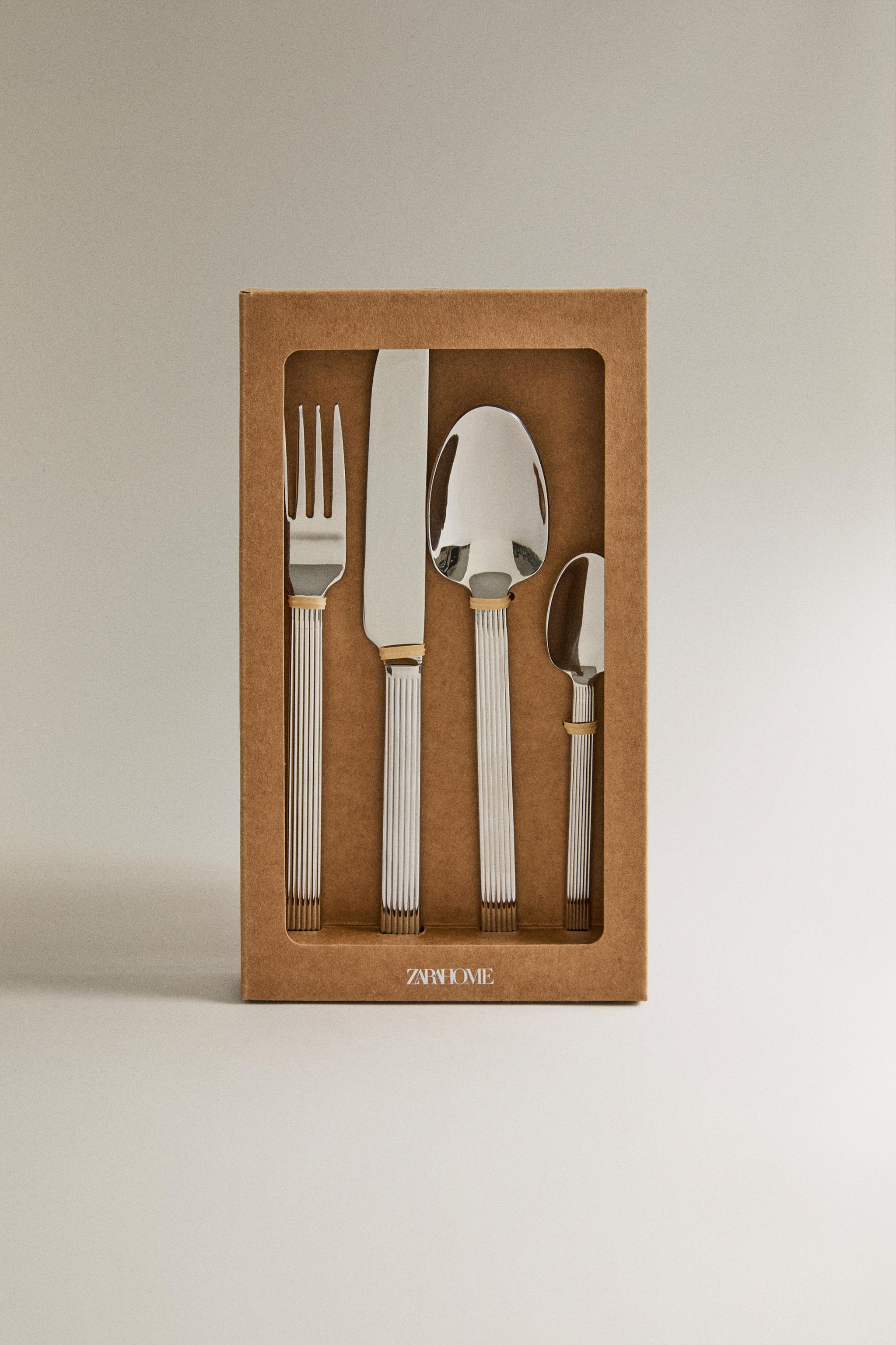 RIBBED HANDLE FLATWARE SET (SET OF 4)